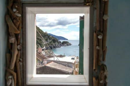 Apt. With An Exciting View モンテロッソ・アル・マーレ エクステリア 写真